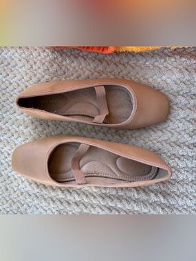 Old Navy Womens Nude Ballet Flats with Elastic Strap 9